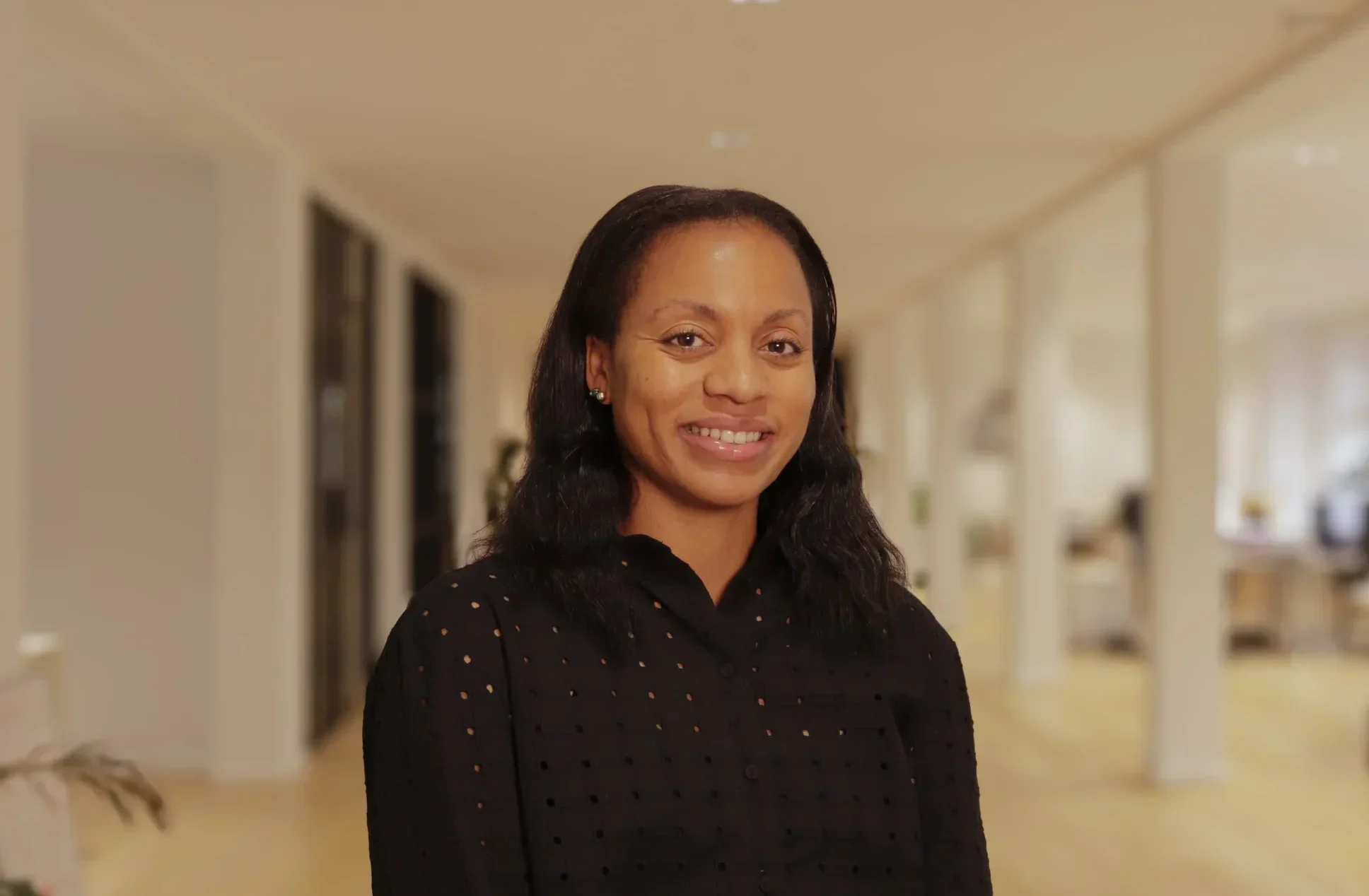 Tinuke Maria Iyore, HR Business Partner hos Selected Group, medarbejderbillede